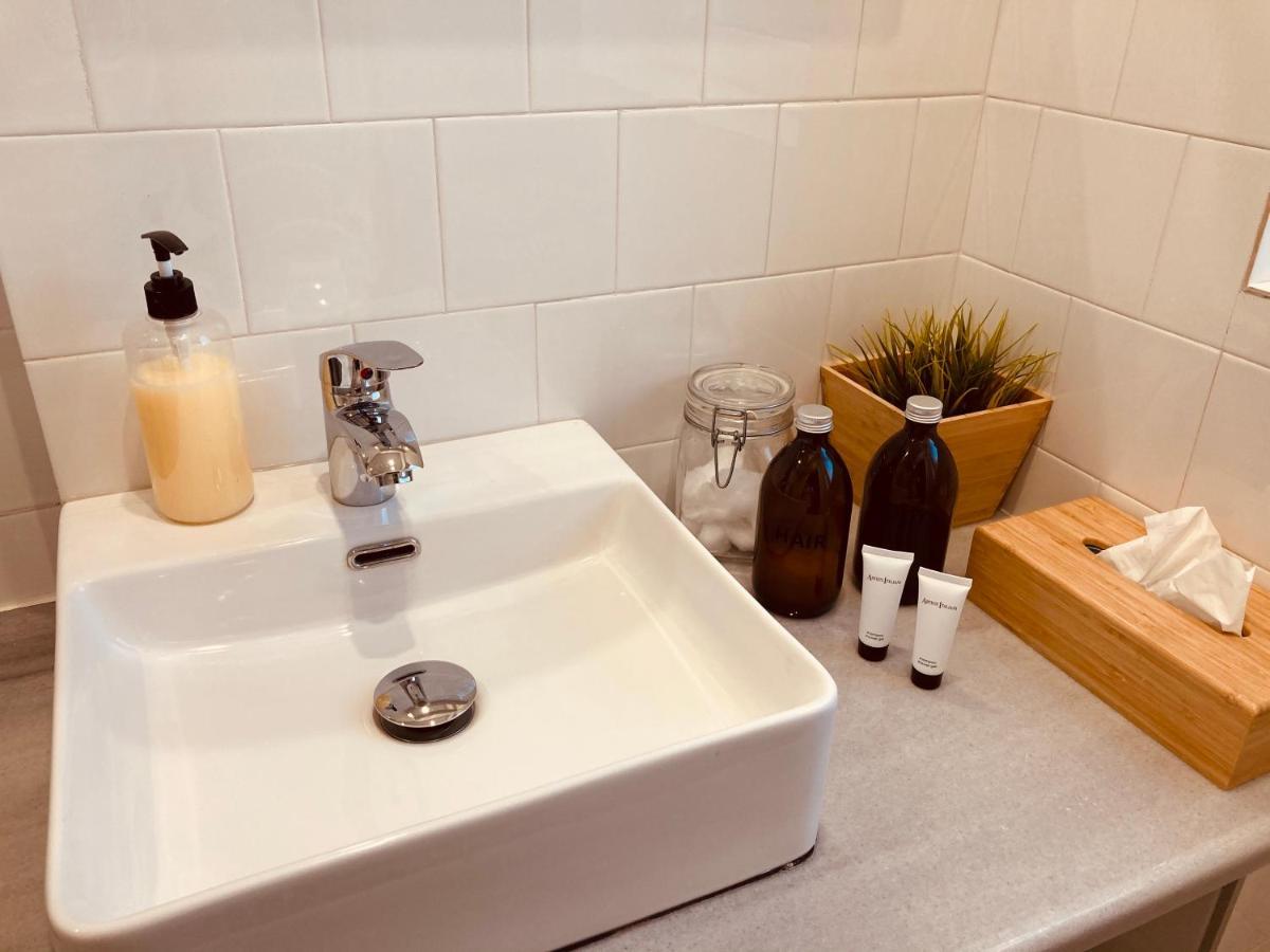 21 Suites Deluxe Stay Near The Airport Μαρκόπουλο Εξωτερικό φωτογραφία